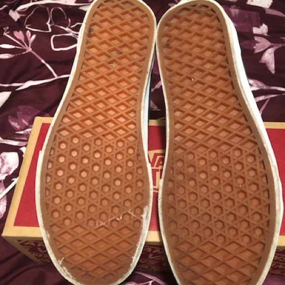 Vans - Picture 4 of 5